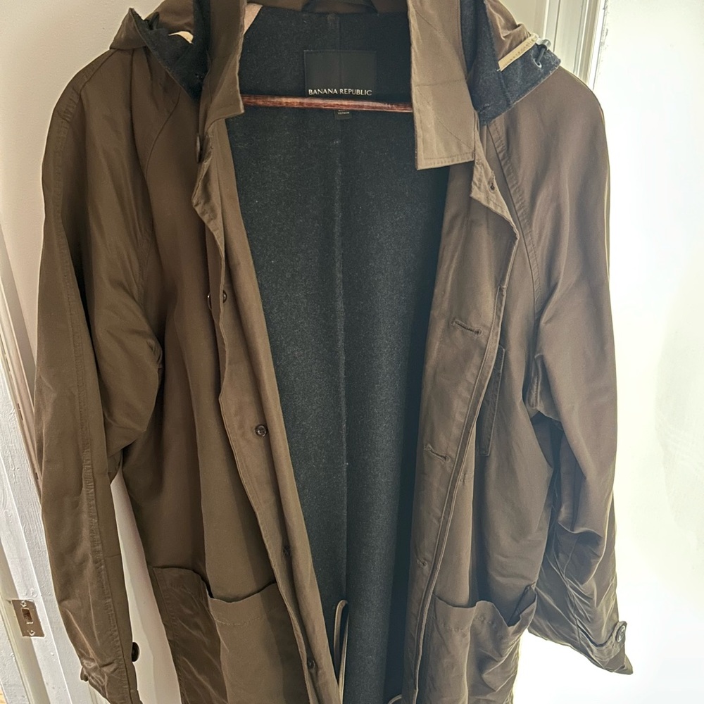 Banana Republic Men's Olive Raincoat